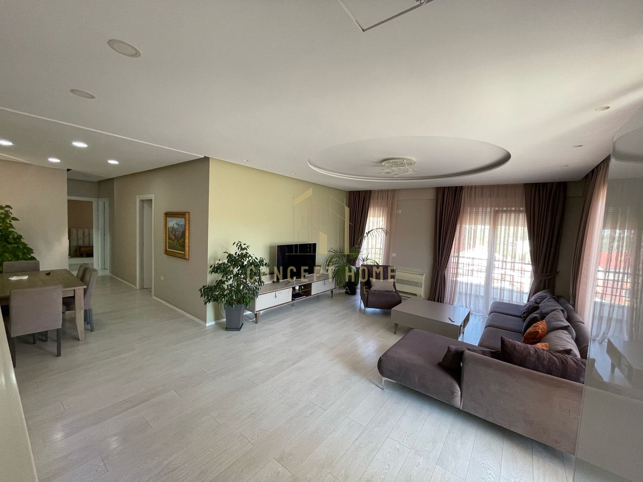 Jepet me qera apartament 3+1+2 tek Liqeni i Thate