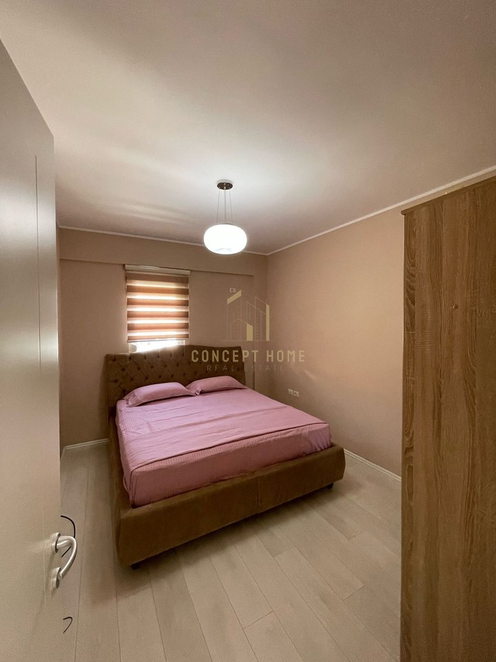 Jepet me qera apartament 3+1+2 tek Liqeni i Thate