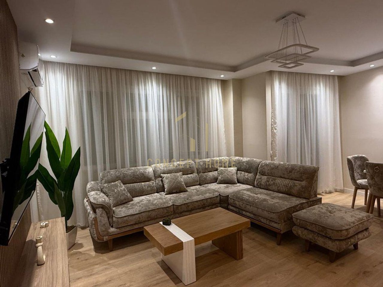 Jepet me qera super apartament 2+1 tek Liqeni i Thate