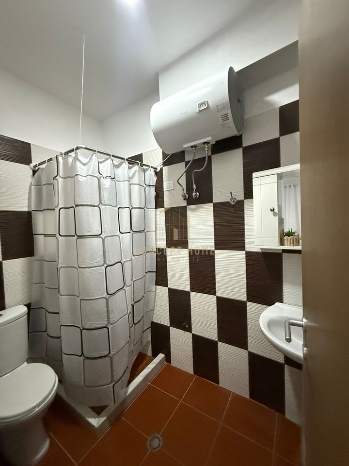 Jepet me qera super apartament 2+1 tek Liqeni i Thate