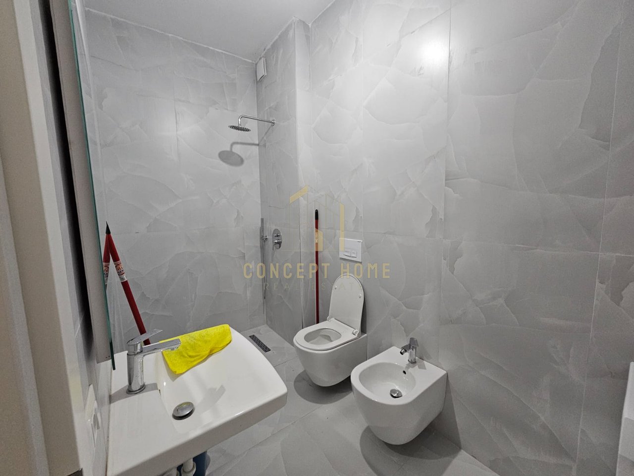 Jepet me qera apartament 1+1 ne Ali Dem