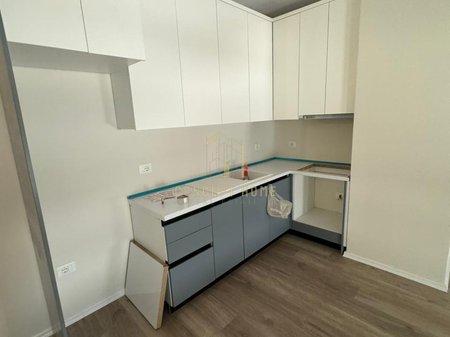 Jepet me qera apartament 2+1+2 tek Univers City/Çmimi: 450 Euro/ muaj