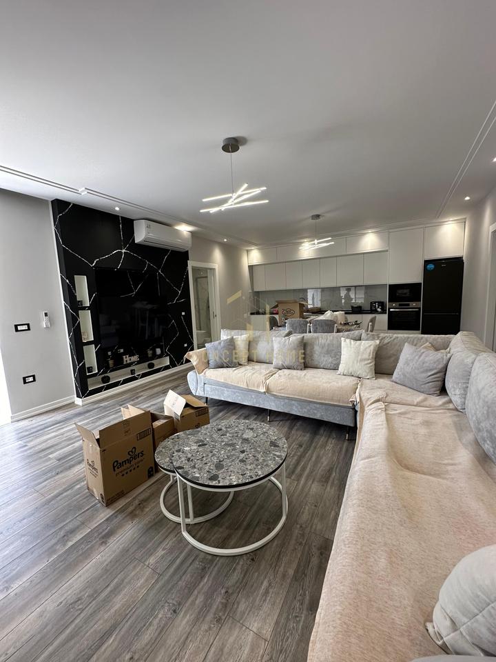Apartament Modern 2+1+Parkim Me Qira në Porcelan, Tiranë - 700€ | 100 m²