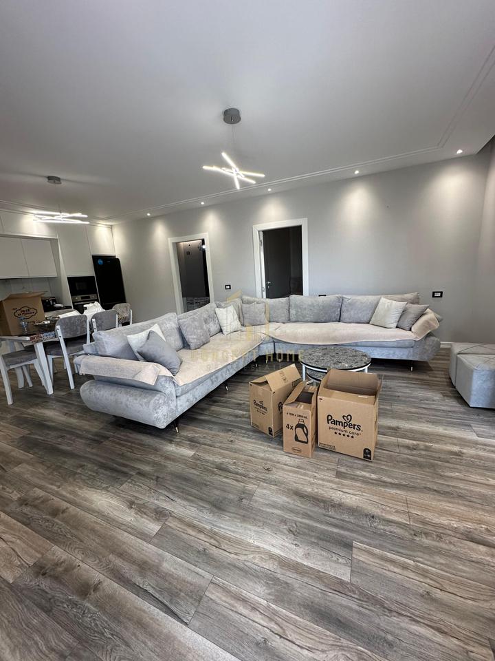 Apartament Modern 2+1+Parkim Me Qira në Porcelan, Tiranë - 700€ | 100 m²