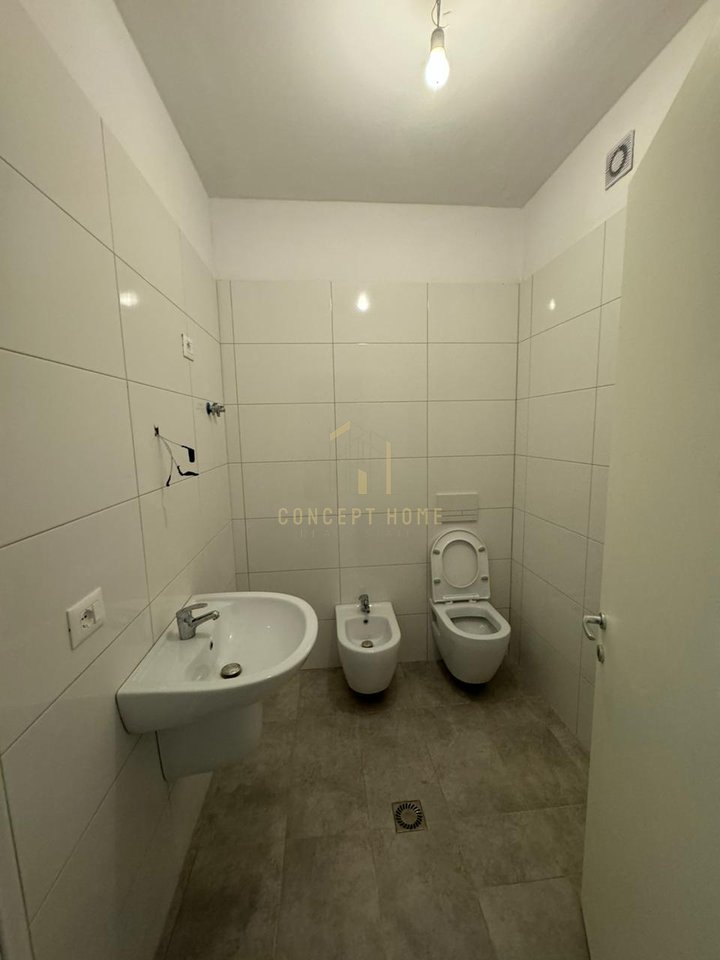 Jepet me qera apartament 2+1+2 tek Univers City/Çmimi: 450 Euro/ muaj
