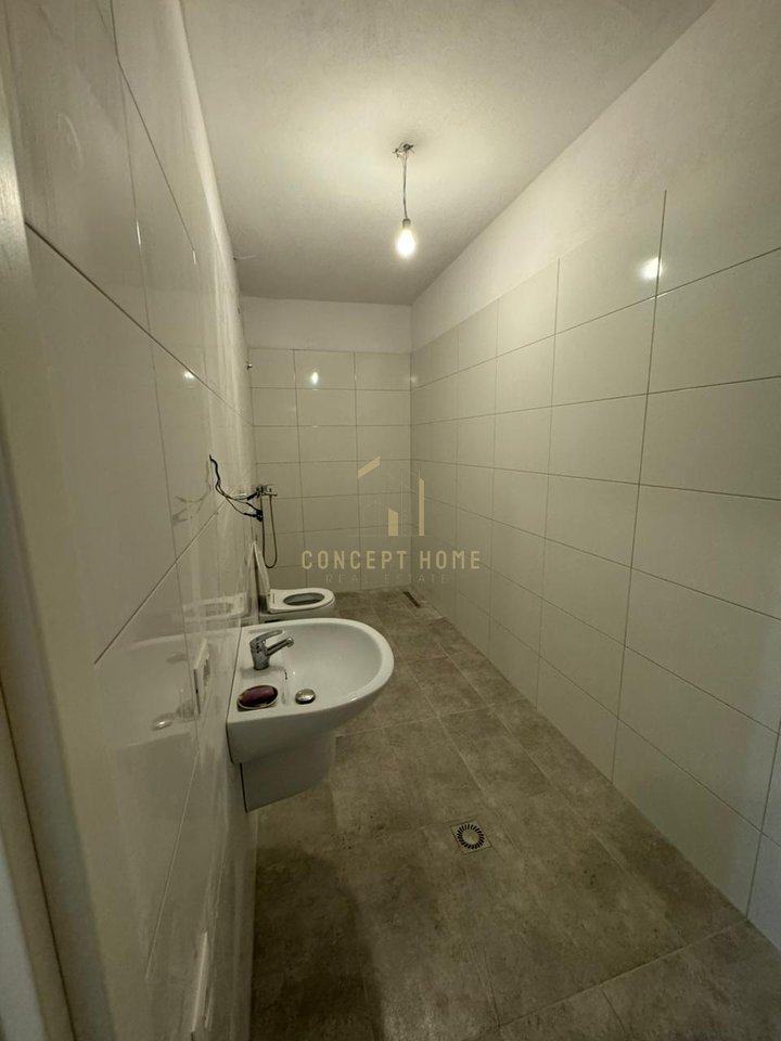 Jepet me qera apartament 2+1+2 tek Univers City/Çmimi: 450 Euro/ muaj