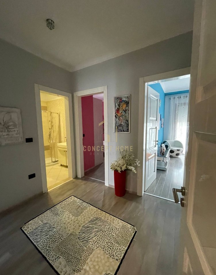 Appartamento 3+1+2+parcheggio in affitto in Via Kavaja.