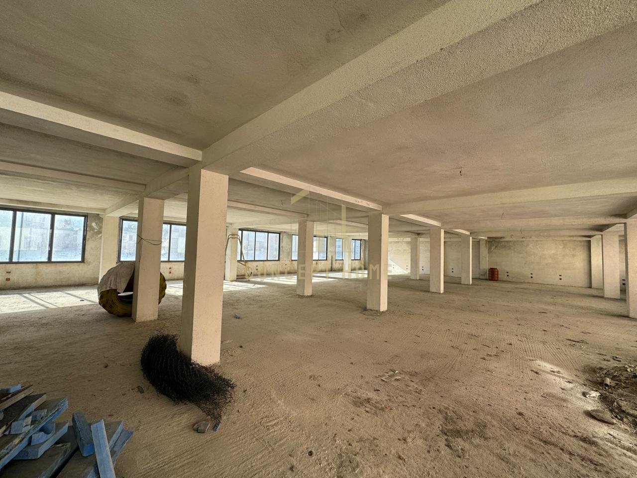 Business premises for rent at Arrow Palace