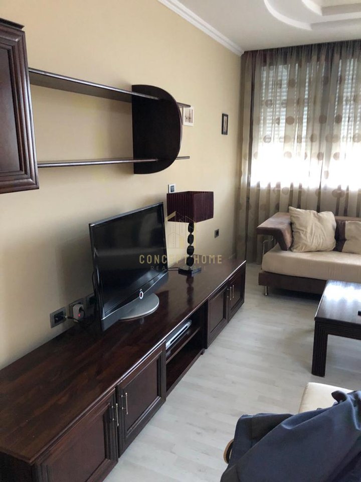 Appartamento 2+1 in Affitto a Bllok, Tirana - 1000€ | 100 m²