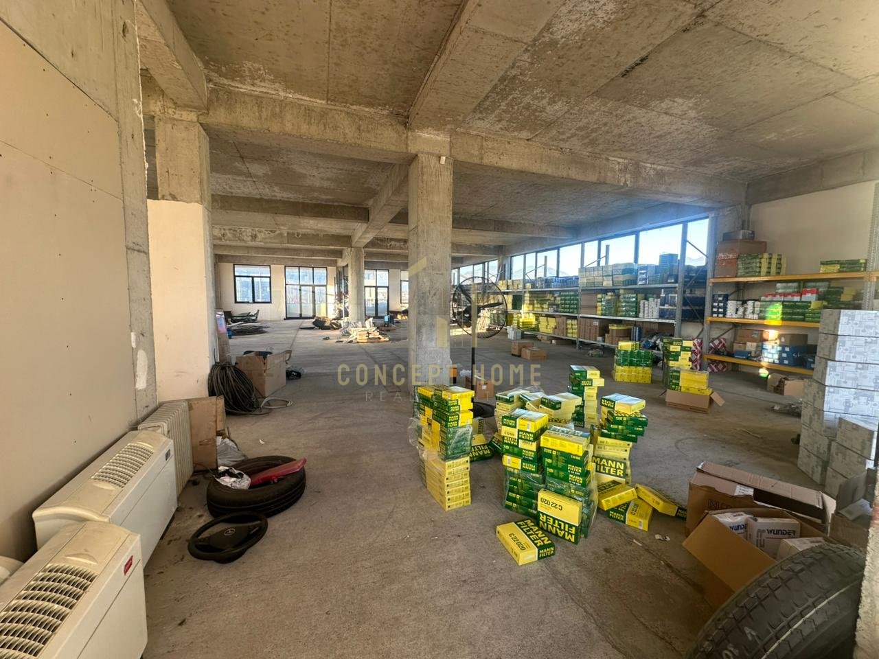 Jepet me qira ambient multifunksional, kati i 2, prane Delta Pharma Albania / Hyundai