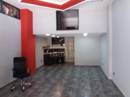 Locali commerciali in affitto ad Astir
