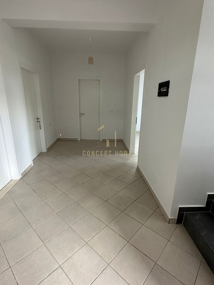 Shitet shtëpi private 2-katëshe në Kamëz