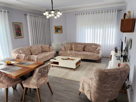 Apartament 3+1+2 Me Qira në Liqeni i Thatë, Tirana - 1500€ | 130 m²
