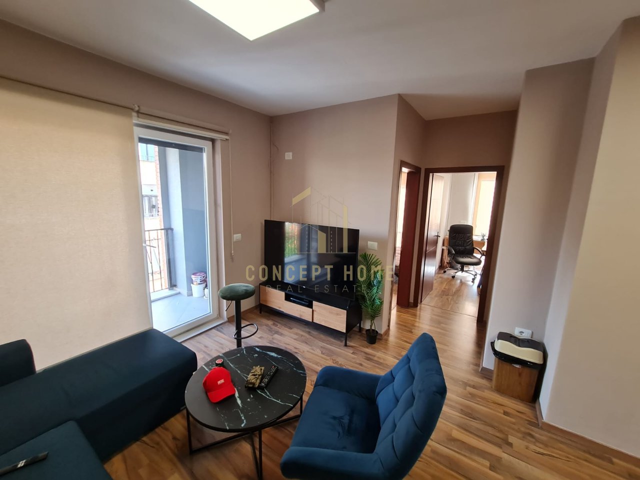 A 4+1 apartment for office rent is available near 21 Dhjetori.