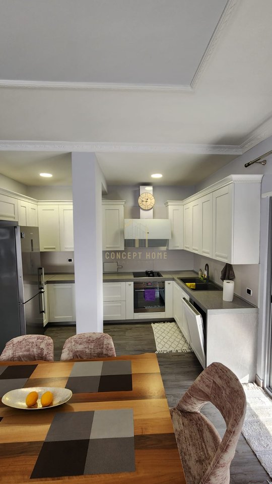 Apartament 3+1+2 Me Qira në Liqeni i Thatë, Tirana - 1500€ | 130 m²