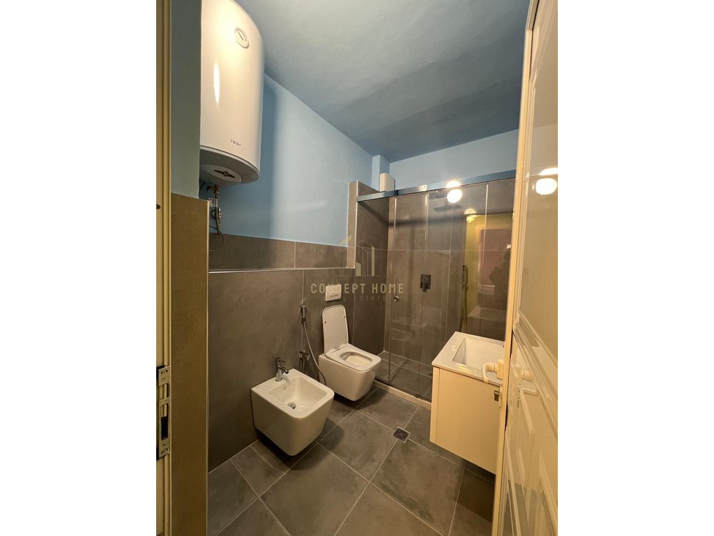 Jepet me qera Apartament 2+1+2 Ne Astir