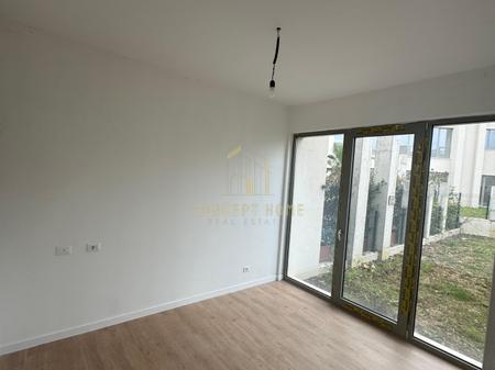 Affittasi villa con 2 posti auto - Non arredata a Green Valley