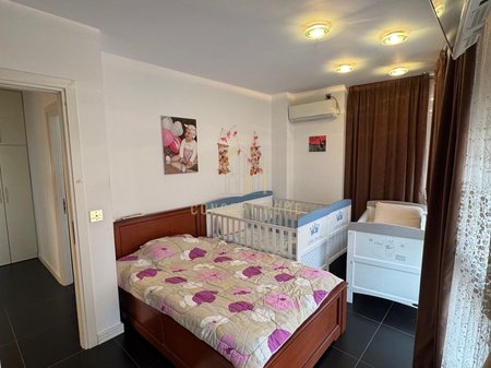 Affittasi Duplex 2+1 a Komuna E Parisit/1.100€ Euro