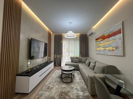 Jepet me qera Apartament 1+1 tek Rruga Kosovarëve