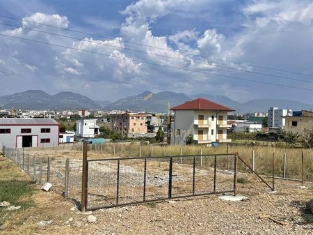 Jepet Toke me qera ne Mezez