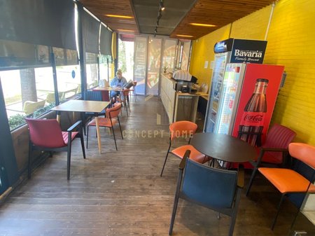 Shitet biznesi i nje Fast Food Pizza- Bulevardi Bajram Curri , Tiranë - 25000€ | 150 m²