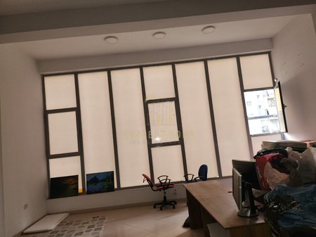 Locale in affitto ad Astir.