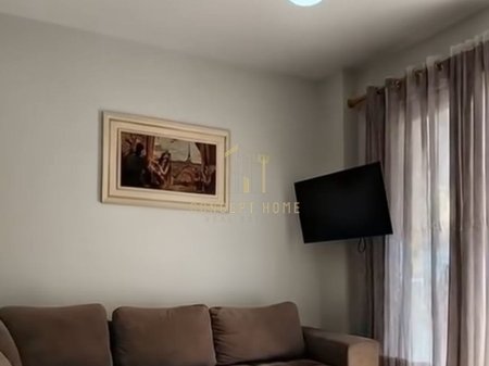 Shitet apartament 1+1 ne Fresk