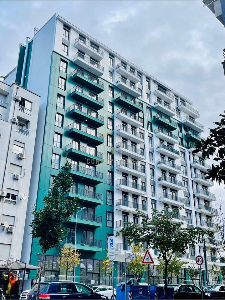 Vendesi appartamento 3+1+2 presso White Cloud Residence, Komuna e Parisit/472.500 €