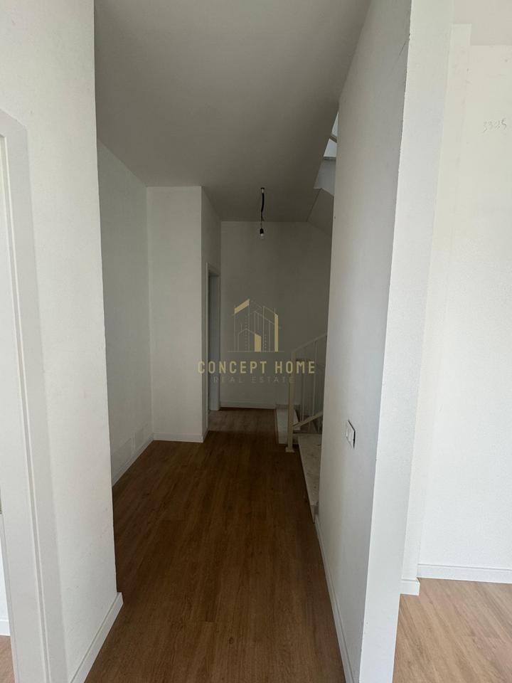 Affittasi villa con 2 posti auto - Non arredata a Green Valley