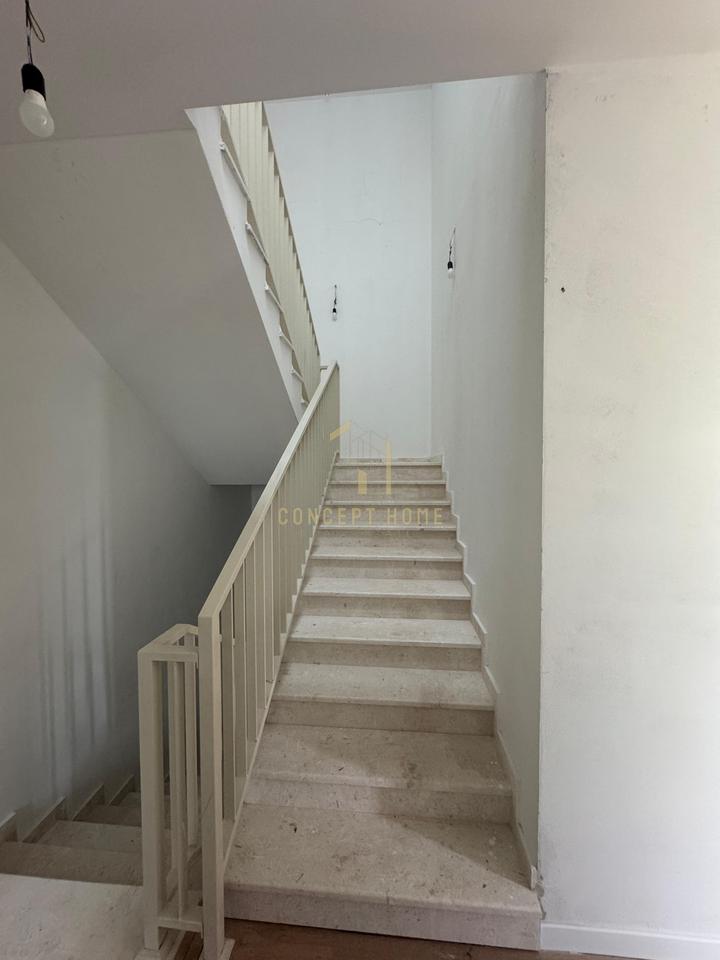 Affittasi villa con 2 posti auto - Non arredata a Green Valley