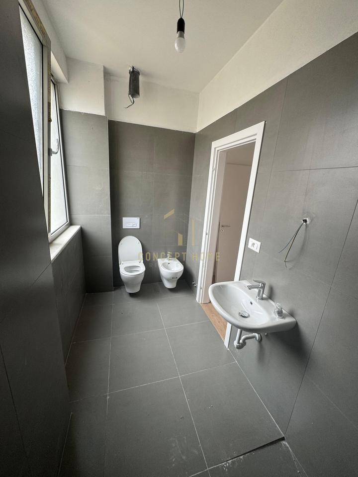 Affittasi villa con 2 posti auto - Non arredata a Green Valley