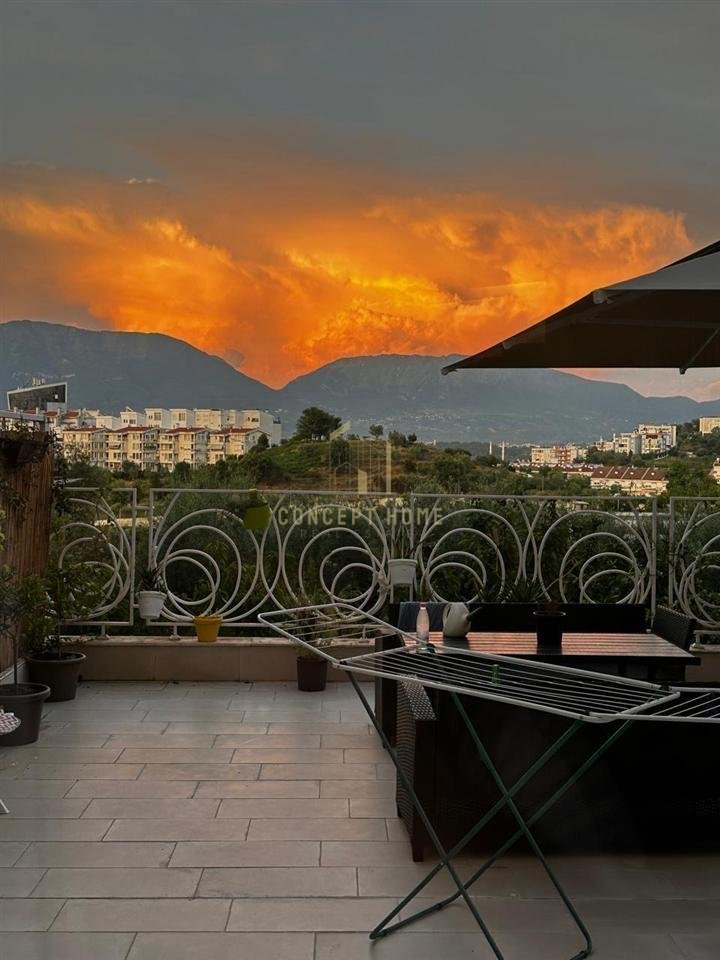 OCCASIONE (solo 7 giorni)
1240€/m2
In vendita Triplex 3+1 +3 + Veranda presso la Residenza Kodra Diellit 2