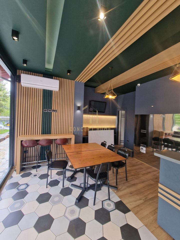 Business premises for rent at Komuna e Parisit