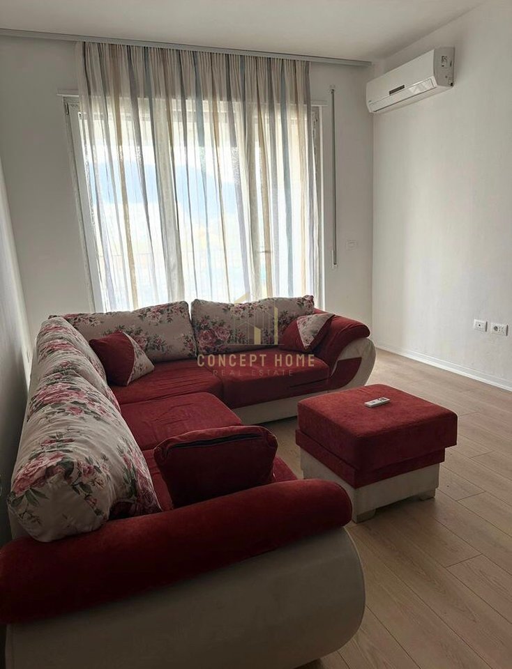 A 2+1+2 apartment is for rent in 5 Maj.