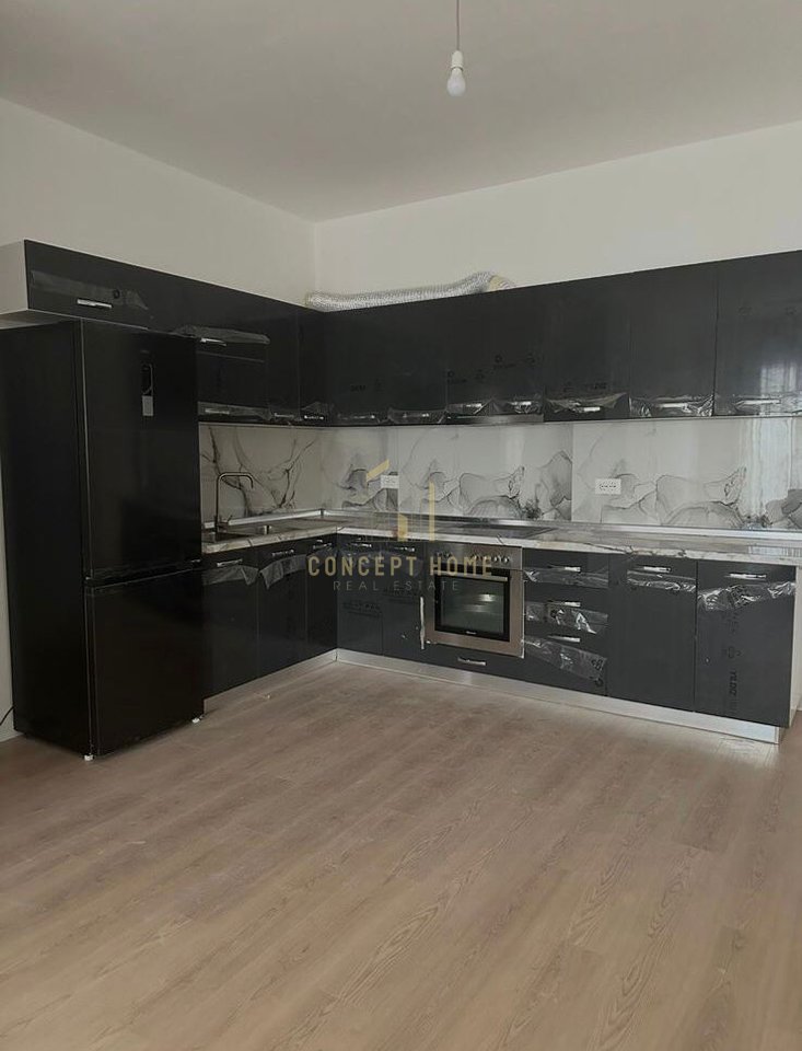 A 2+1+2 apartment is for rent in 5 Maj.