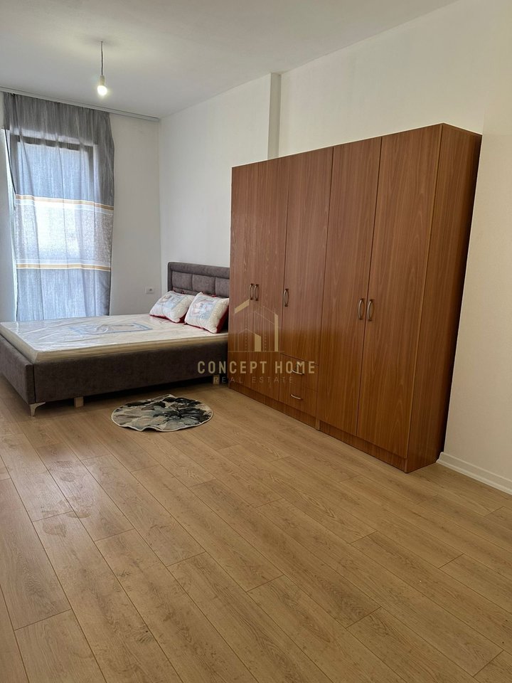 A 2+1+2 apartment is for rent in 5 Maj.