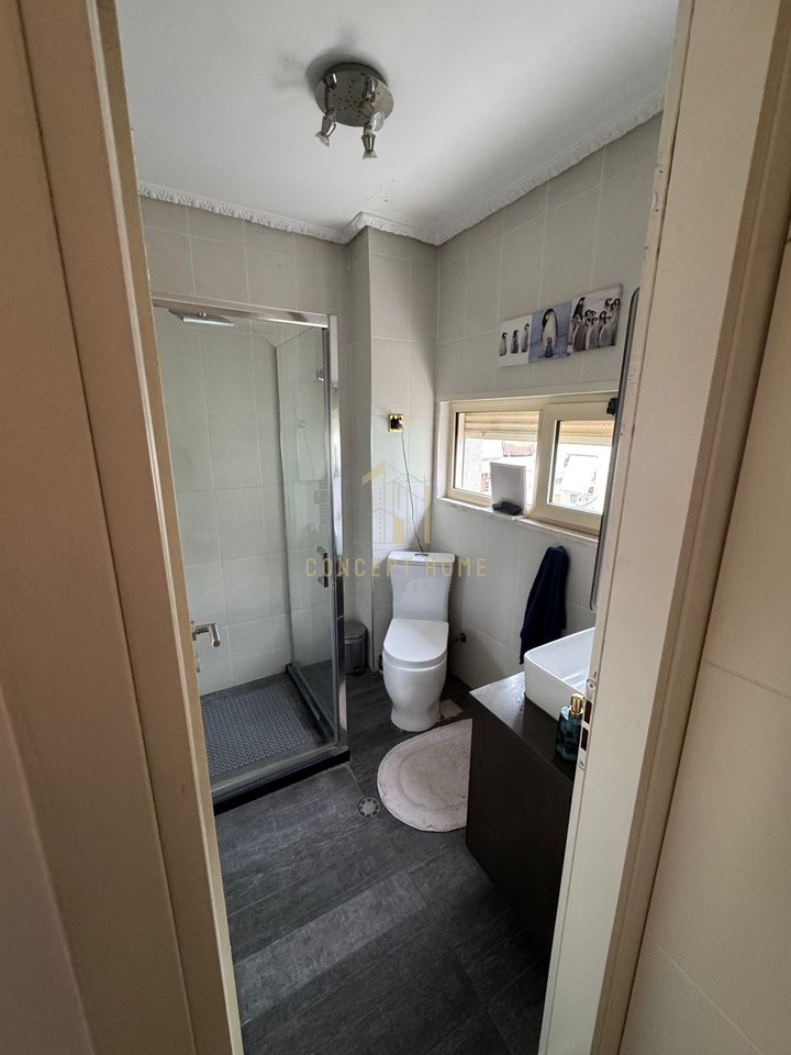 Affittasi Duplex 2+1 a Komuna E Parisit/1.100€ Euro