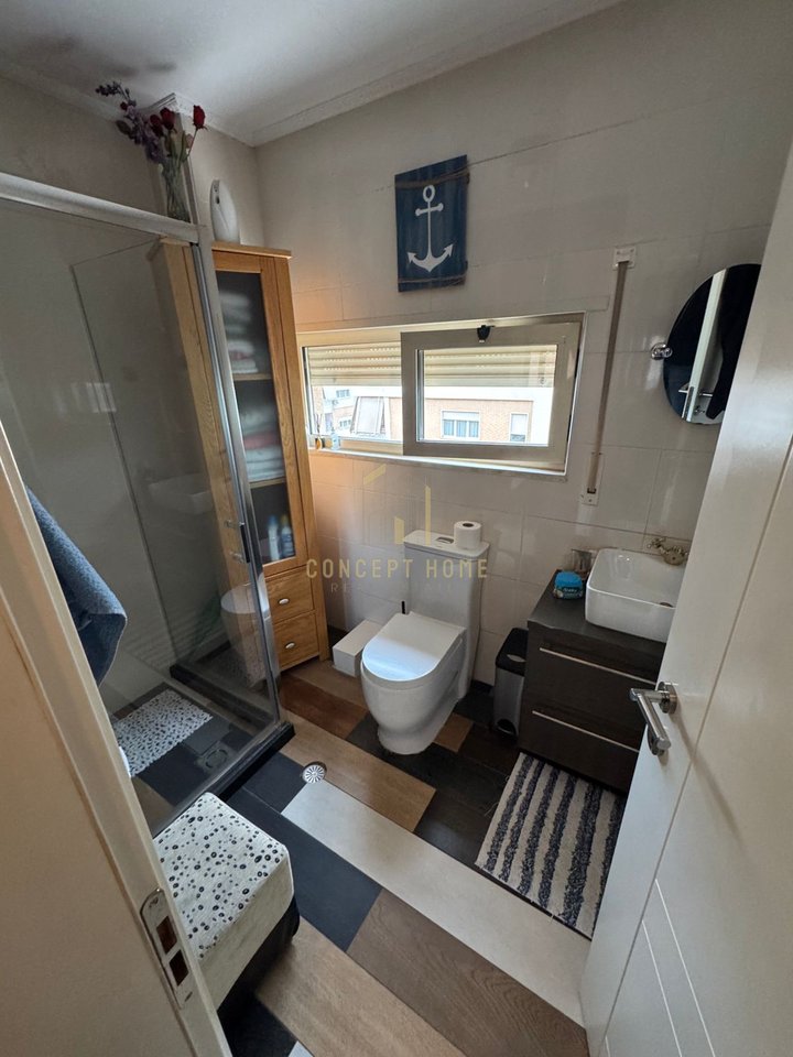 Affittasi Duplex 2+1 a Komuna E Parisit/1.100€ Euro