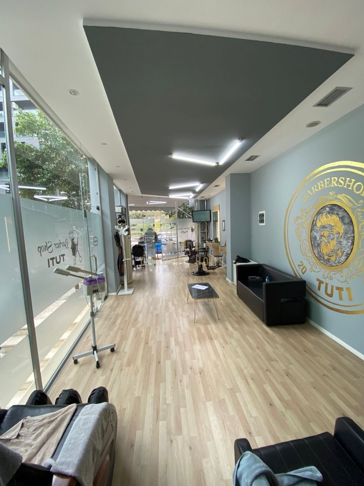 Jepet ambient me qera tek  Komuna e Parisit/1500€