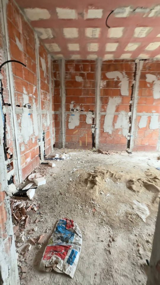 Apartament 1+1+Verande Për Shitje në ne Qendër Kamëz (Point Center) - 90,000€ | 75.13 m²