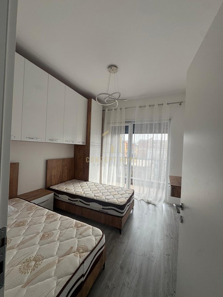Shitet Apartament 2+1+2 tek Amerikan 3