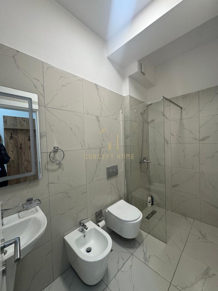 Shitet Apartament 2+1+2 tek Amerikan 3