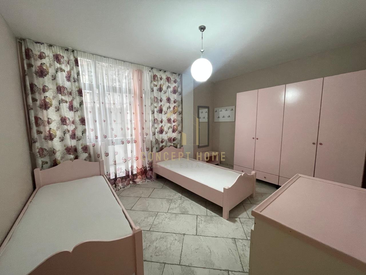 Jepet Shtepi Private me qera tek Pazari i Ri/65,000 lek