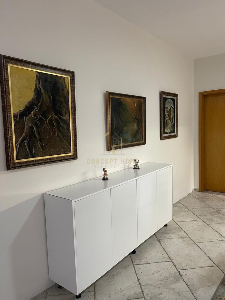 Jepet Shtepi Private me qera tek Pazari i Ri/65,000 lek