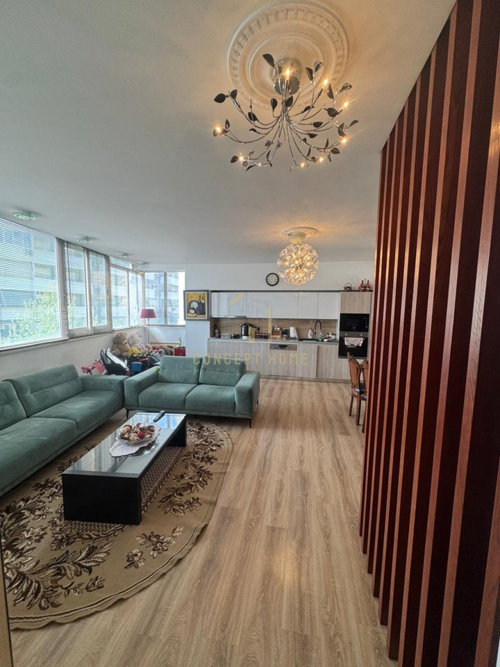 In vendita super Duplex 2+1+2 a Komuna E Parisit/400.000 Euro