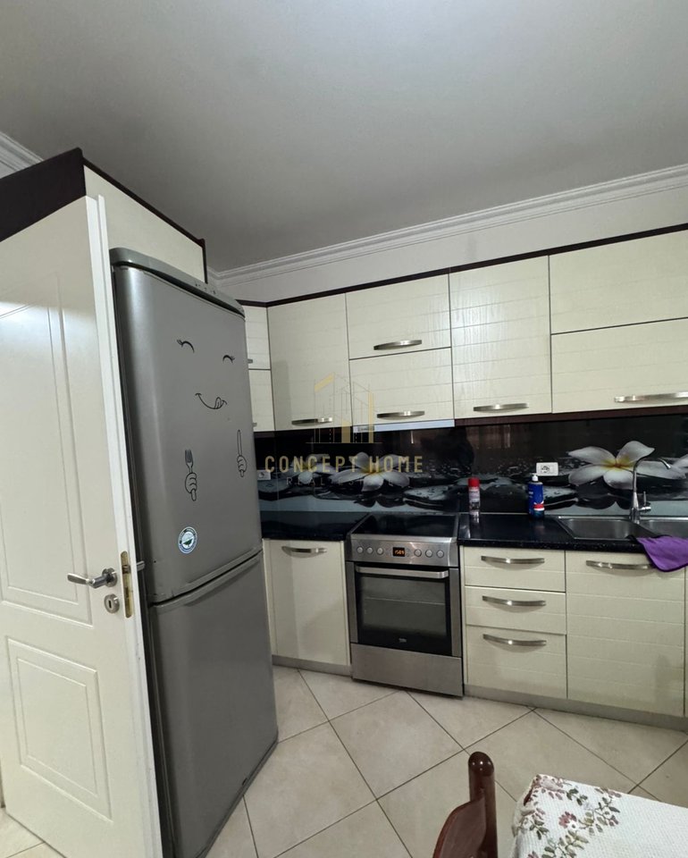 Jepet me qera apartament 1+1ne Astir.