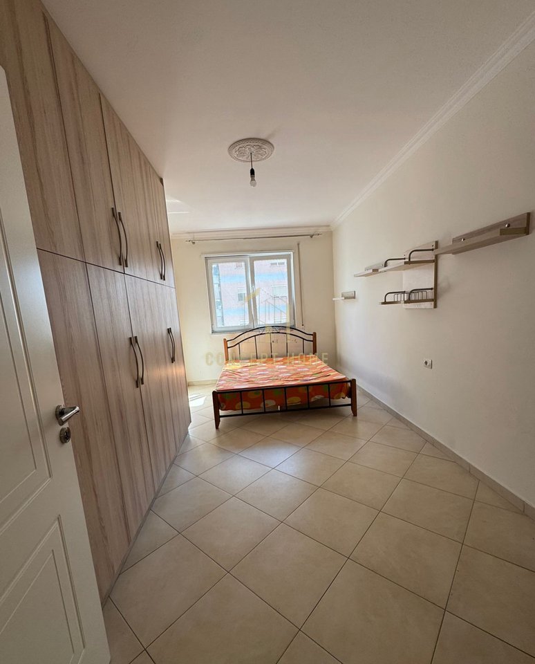 Jepet me qera apartament 1+1ne Astir.