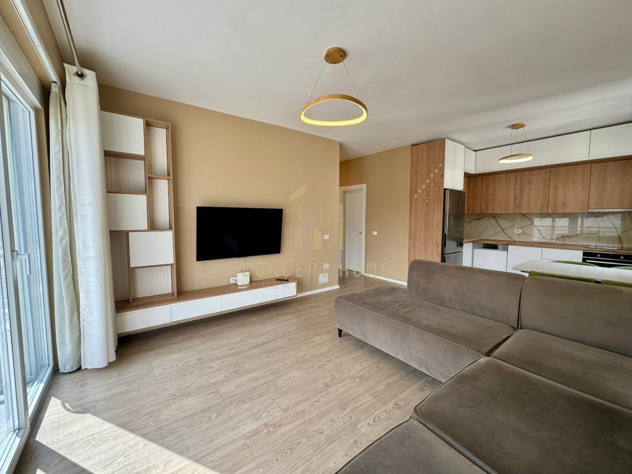Shitet apartament 2+1+2 tek Kompelksi FZ, Liqeni i Thate