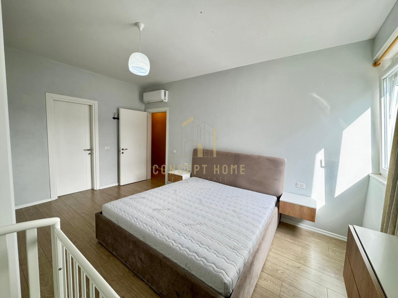 Shitet apartament 2+1+2 tek Kompelksi FZ, Liqeni i Thate