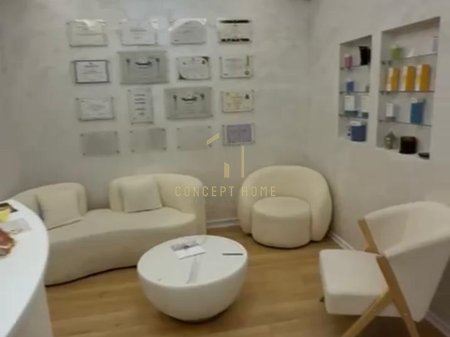 Apartament 2+1 Per Zyra Me Qira tek Komuna e Parisit, Tiranë - 45.000 Lekë | 90 m²